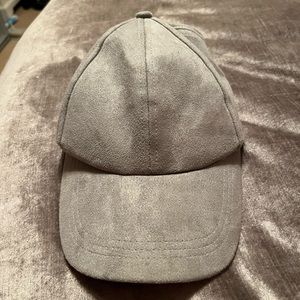 Free People Baseball cap, fits perfectly. In perfect condition!!